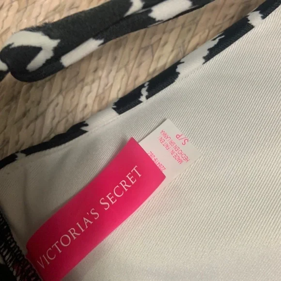 Victoria Secret bikini top - Picture 3 of 5